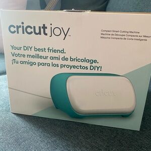 Cricut Joy Smart Cutting Machine in Teal and White